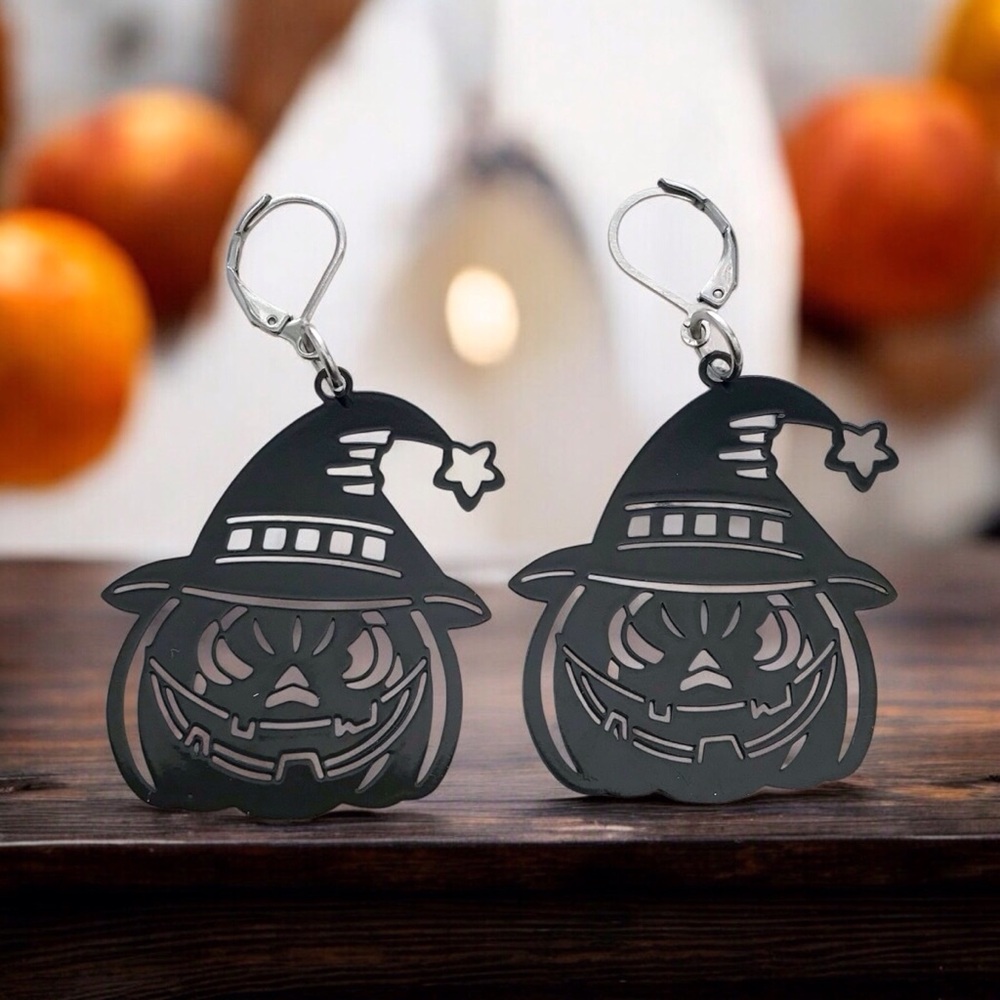 🆕 Evil Pumpkin Wearing a Witch Hat